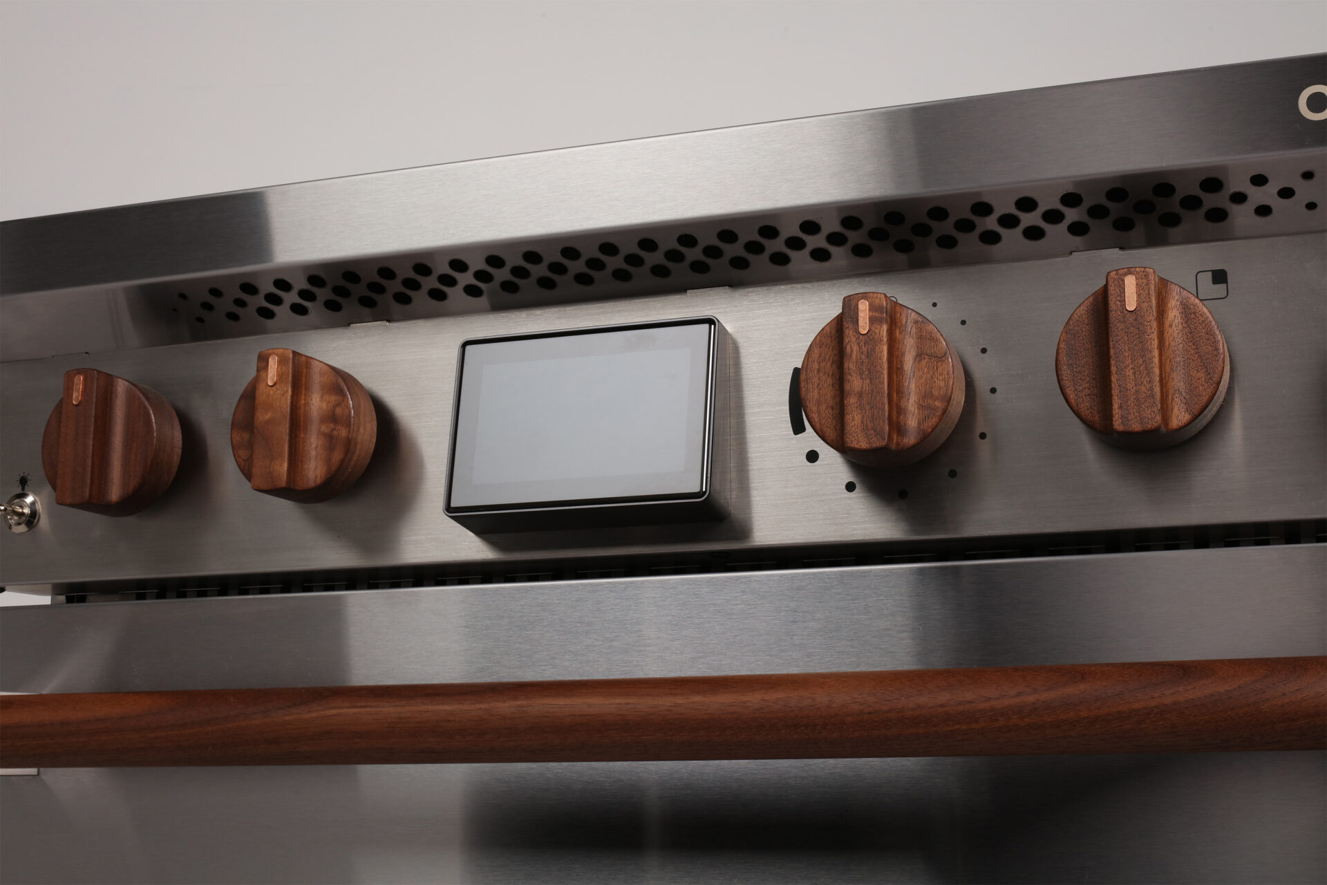 Wooden knobs and the brow plate